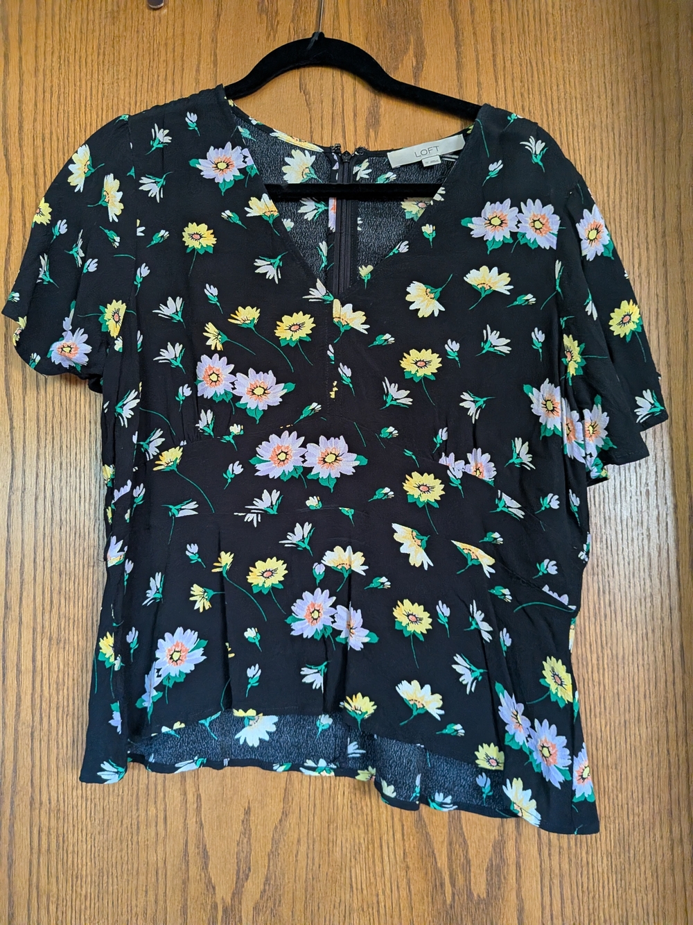 LOFT Black Floral Short Sleeve V-Neck Top